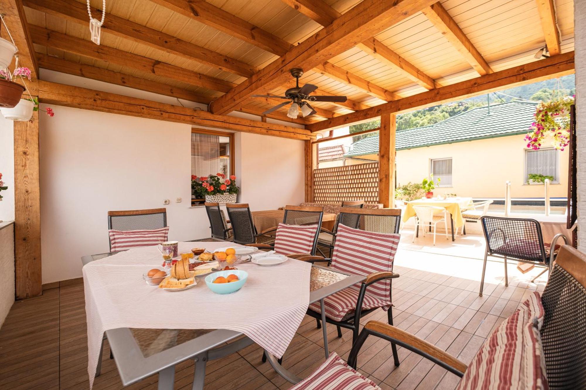 Guesthouse Rose Sarajevo Ngoại thất bức ảnh