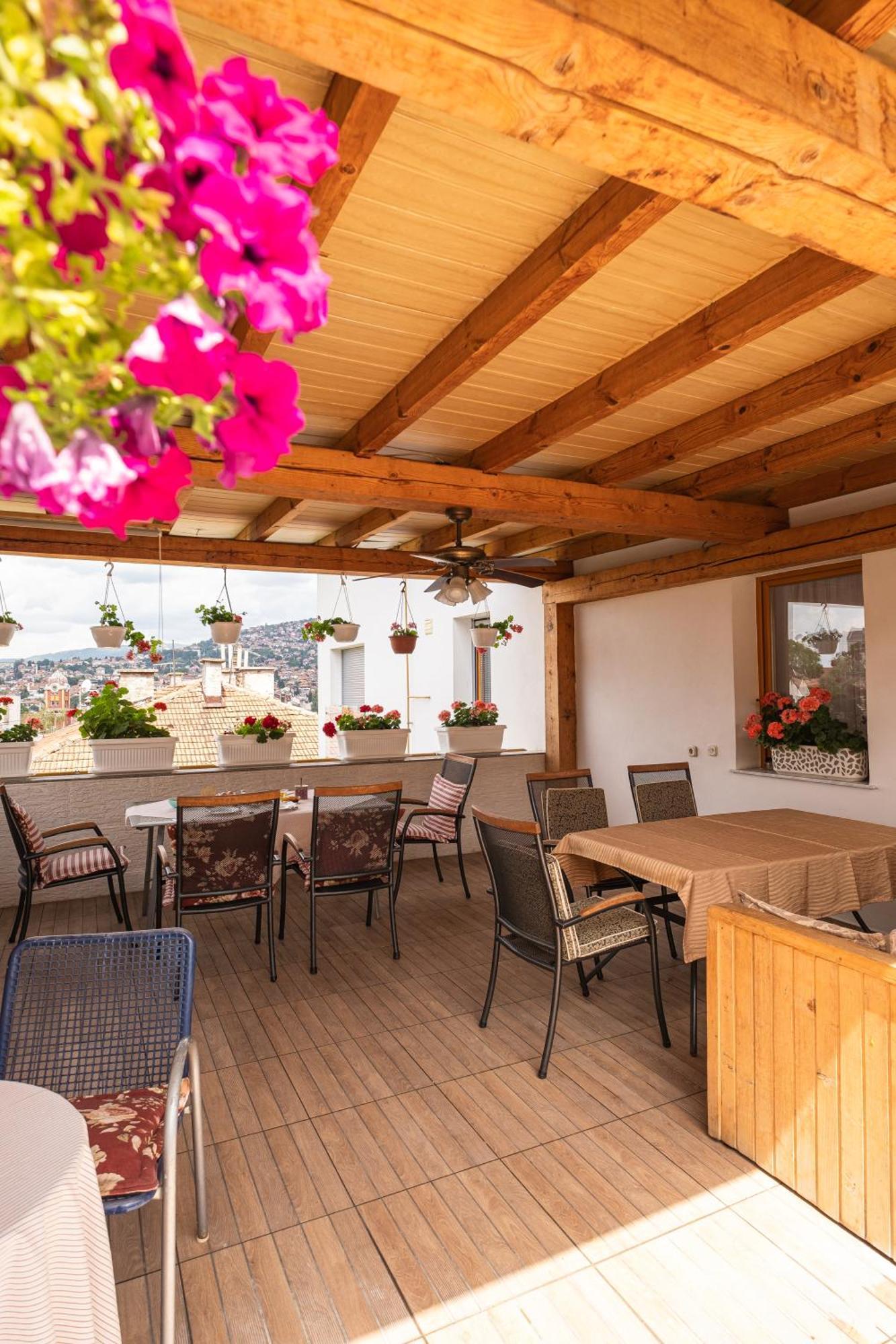 Guesthouse Rose Sarajevo Ngoại thất bức ảnh