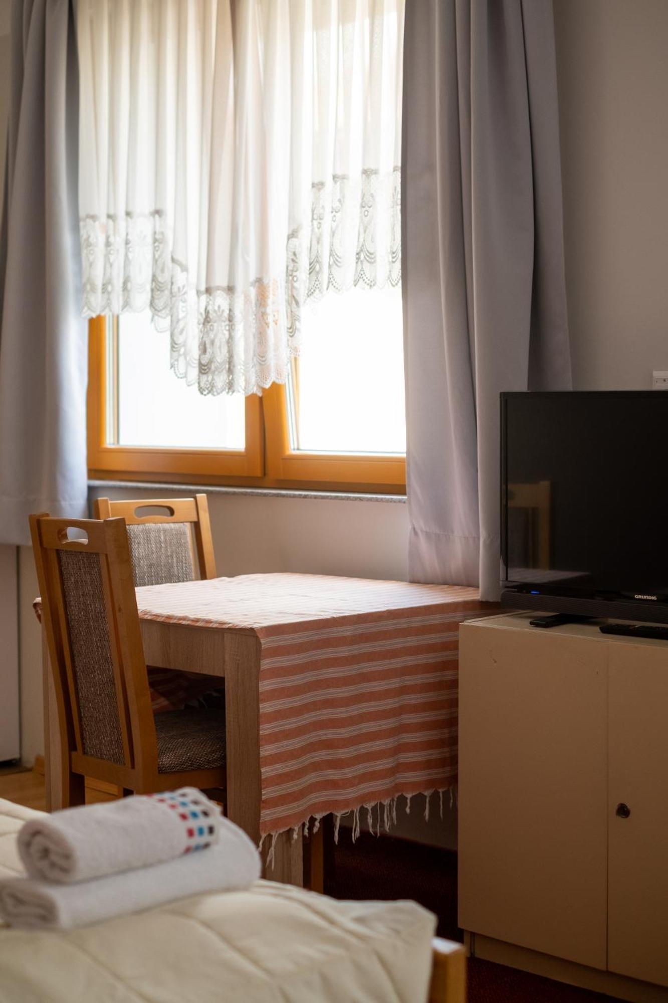 Guesthouse Rose Sarajevo Ngoại thất bức ảnh